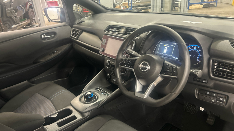 Nissan LEAF 110kW Acenta 39kWh 5dr Auto Electric Hatchback